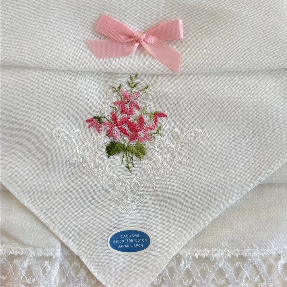 Vintage 2 White Handkerchief with Pink Floral Embroidery/Handkerchief with Lace. - Picture 6 of 9